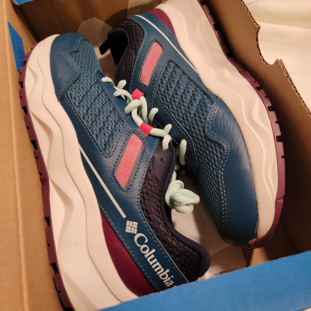 Columbia Women’s Plateau Hiking Shoes 9.5